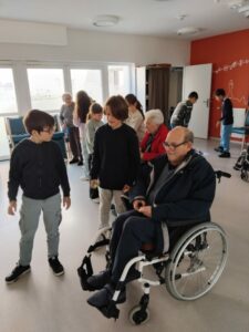 Les CM rendent une visite à l’EHPAD